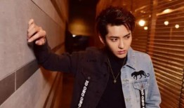 最新追星爆料吴亦凡,神秘女友身份引网友热议